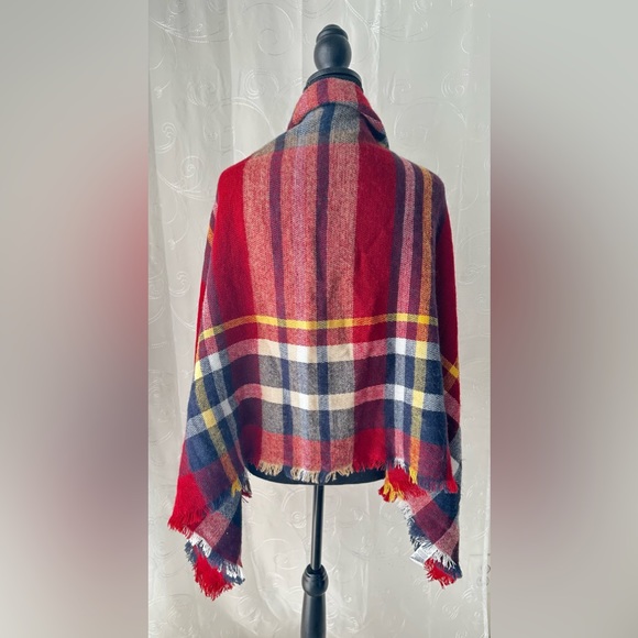 ✨Just Fab Plaid Blanket Scarf 🧣. Good/Fair condition✨ - Picture 4 of 7